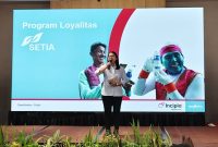 2. Suasana hybrid PIJAR yang edukatif: petani dan penyuluh terlibat aktif dalam praktik manajemen hama. (Dok. Syngenta Indonesia)