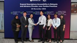 DirectD and JCL unite to boost smartphone access sustainably. DirectD (left): Head of Affordability Program Norhayati Mohd Zain, Head of Product & Strategy (Apple) Ezwan Rais, CEO Amy Tan. JCL (right): Sales Manager Tan Yi Xin, Sales Leader Afzan D’Silva and Alicia Tye,  Director Yutaka Tanimoto.