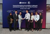 DirectD and JCL unite to boost smartphone access sustainably. DirectD (left): Head of Affordability Program Norhayati Mohd Zain, Head of Product & Strategy (Apple) Ezwan Rais, CEO Amy Tan. JCL (right): Sales Manager Tan Yi Xin, Sales Leader Afzan D’Silva and Alicia Tye,  Director Yutaka Tanimoto.