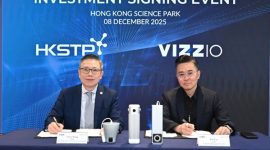 Mr. Terry Wong, CEO of HKSTP (left) and Mr. Jon Lee, CEO of Vizzio (right) officiate the strategic partnership signing at Hong Kong Science Park.