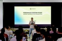 Yulong Chen, General Manager of OMOWAY Indonesia, shares the vision during the grand opening.
