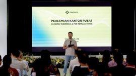 Yulong Chen, General Manager of OMOWAY Indonesia, shares the vision during the grand opening.