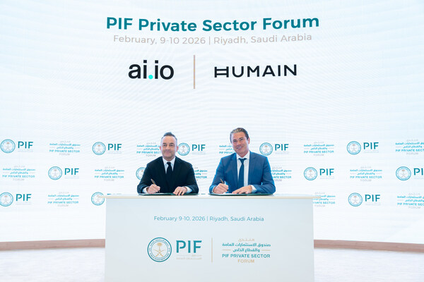 HUMAIN CEO, Tareq Amin (right) and Darren Peries, Founder and CEO of ai.io (left) pictured at the PIF Private Sector Forum launching HUMAIN Sport with the acquisition of controlling stake in ai.io